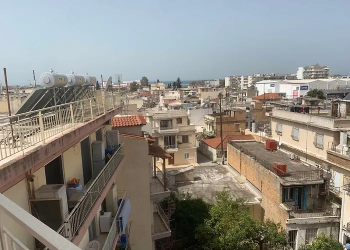 Pretty Roof Flat By The Port
